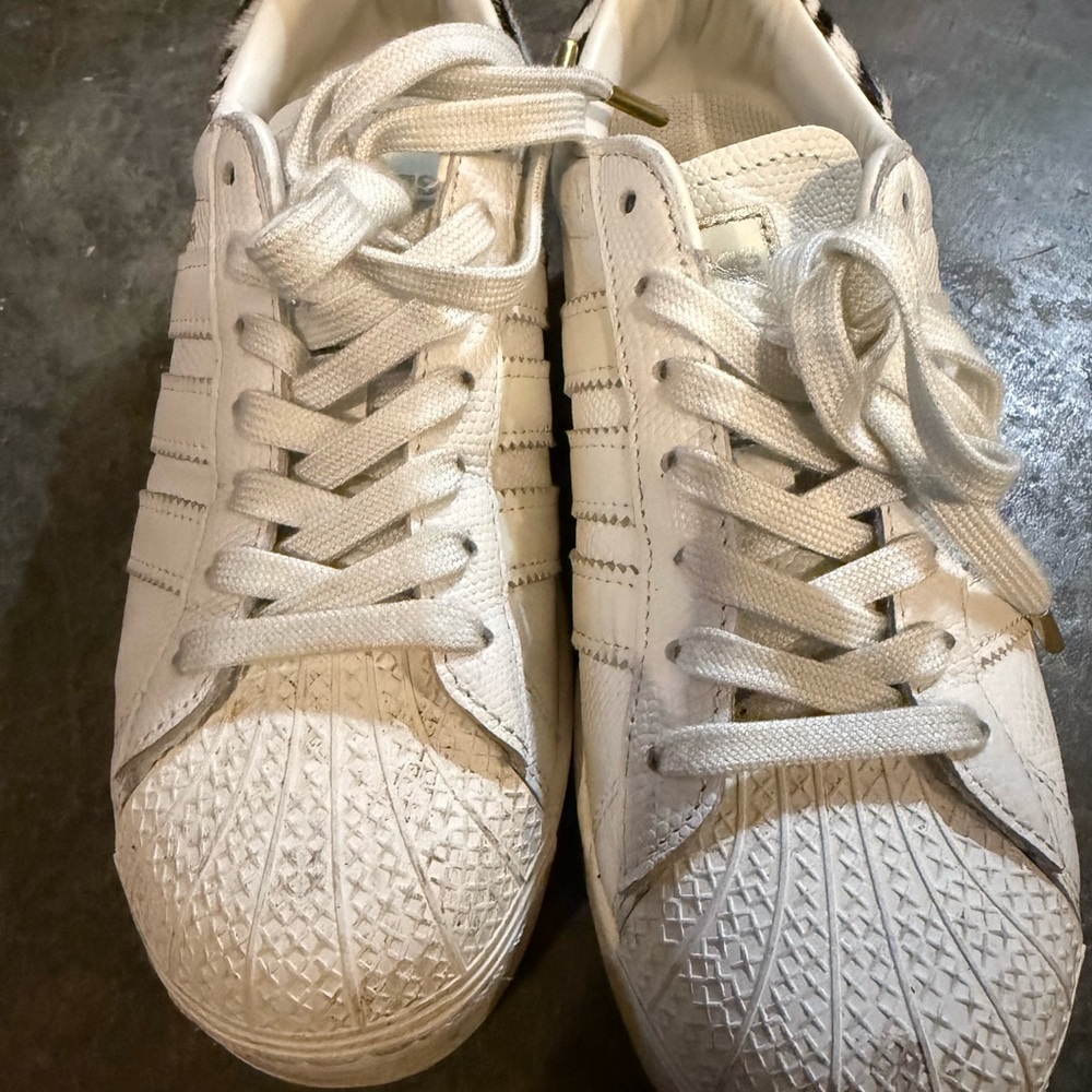 adidas White Textured Women's Sneakers